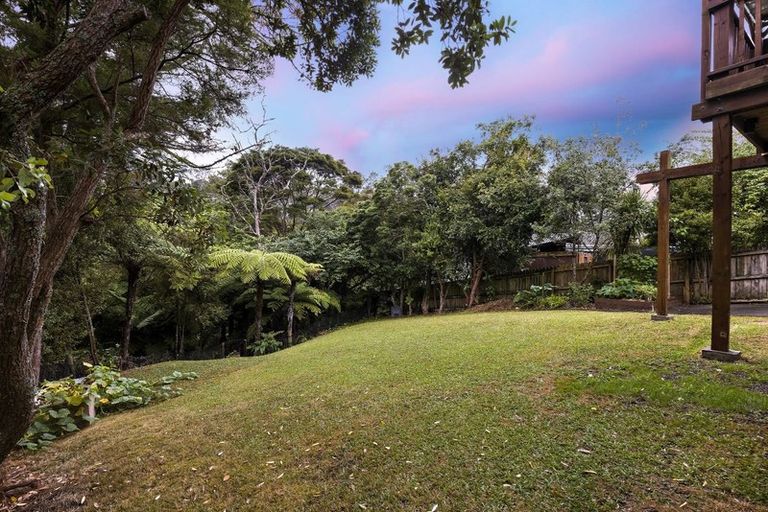 Photo of property in 12 Lowell Place, Massey, Auckland, 0614