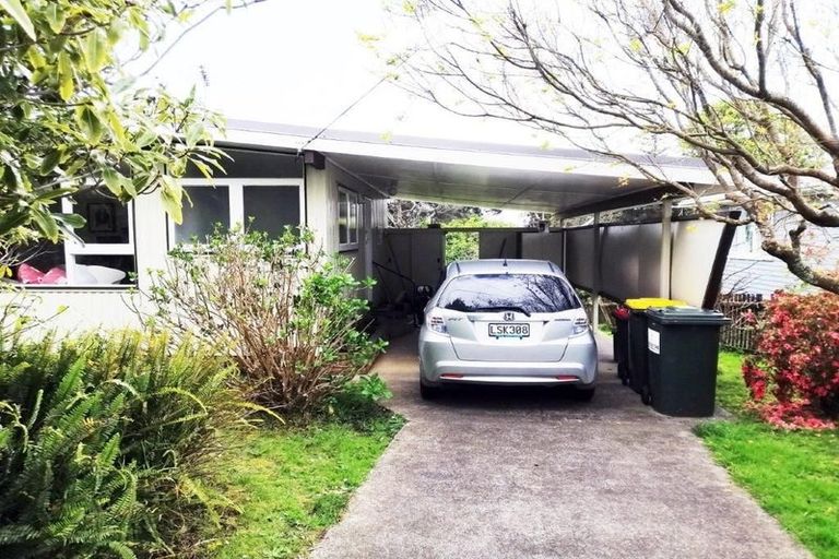 Photo of property in 10 Paramu Avenue, Birkdale, Auckland, 0626