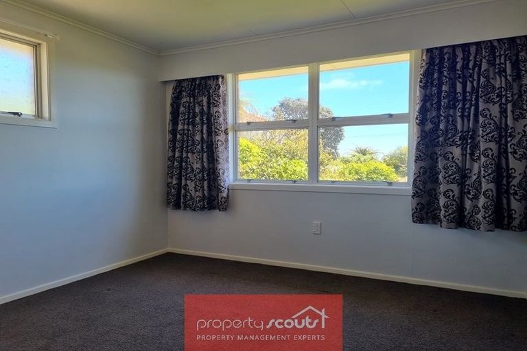 Photo of property in 124 Pioneer Road, Moturoa, New Plymouth, 4310
