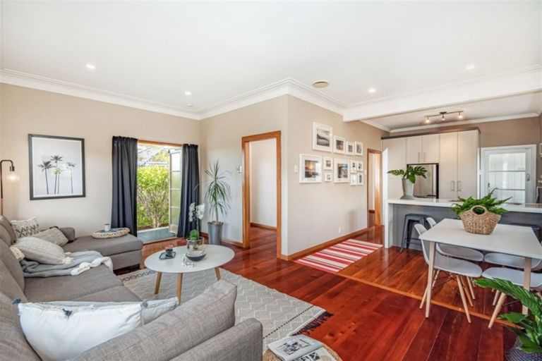 Photo of property in 3 Coronation Street, Belmont, Auckland, 0622