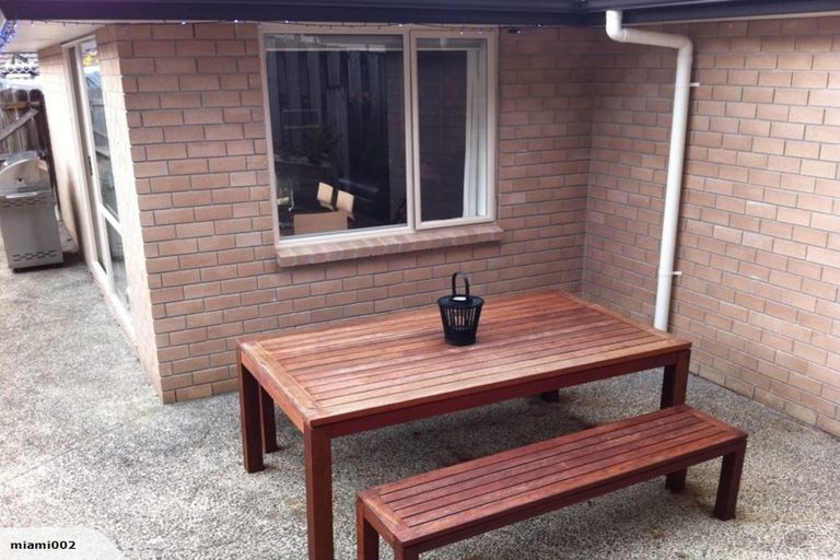 Photo of property in 1/20 Ellenbury Place, Stanmore Bay, Whangaparaoa, 0932