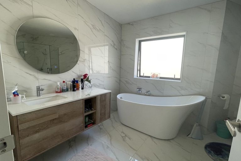 Photo of property in 35a Weetman Drive, Browns Bay, Auckland, 0630