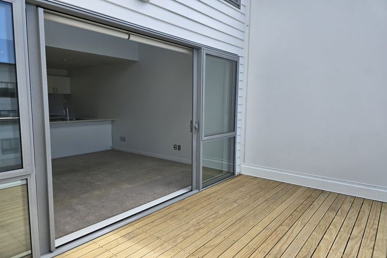 Photo of property in 2d/136 Stancombe Road, Flat Bush, Auckland, 2016