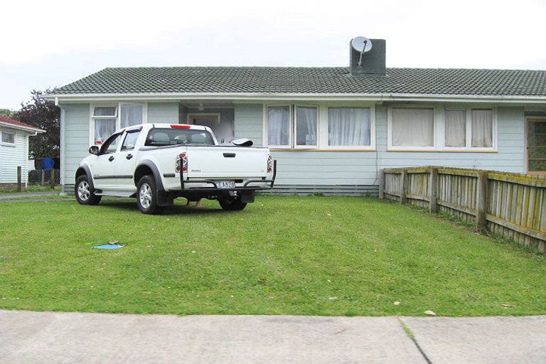 Photo of property in 6a Corsair Crescent, Mangere, Auckland, 2022