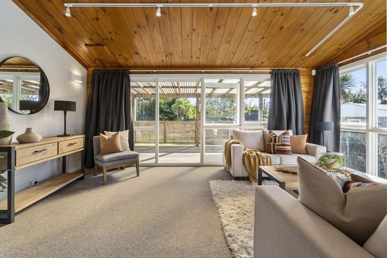 Photo of property in 56b Woodglen Road, Glen Eden, Auckland, 0602