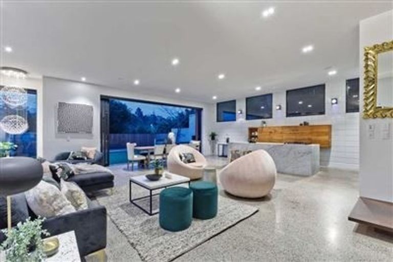 Photo of property in 109a Beach Road, Castor Bay, Auckland, 0620