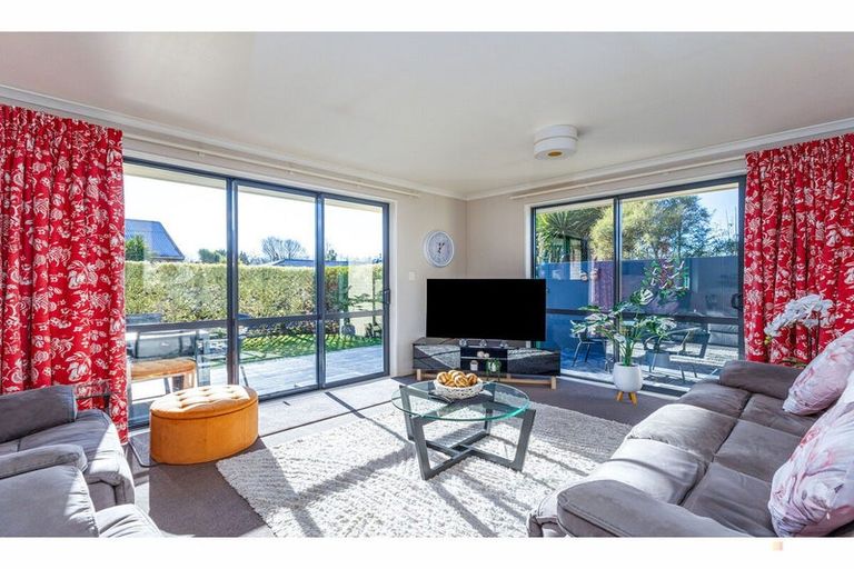Photo of property in 240 Talbot Street, Geraldine, 7930
