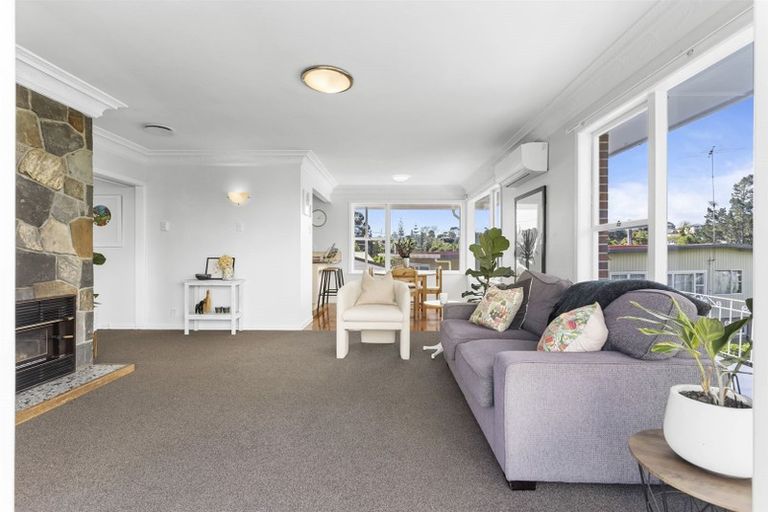 Photo of property in 19 Mcclintock Road, Massey, Auckland, 0614