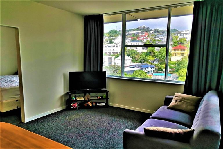Photo of property in Terrace Tower Apartments, 10e/126 The Terrace, Wellington Central, Wellington, 6011