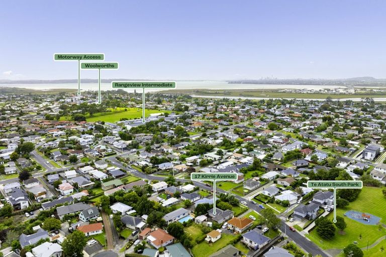 Photo of property in 17 Kirrie Avenue, Te Atatu South, Auckland, 0610