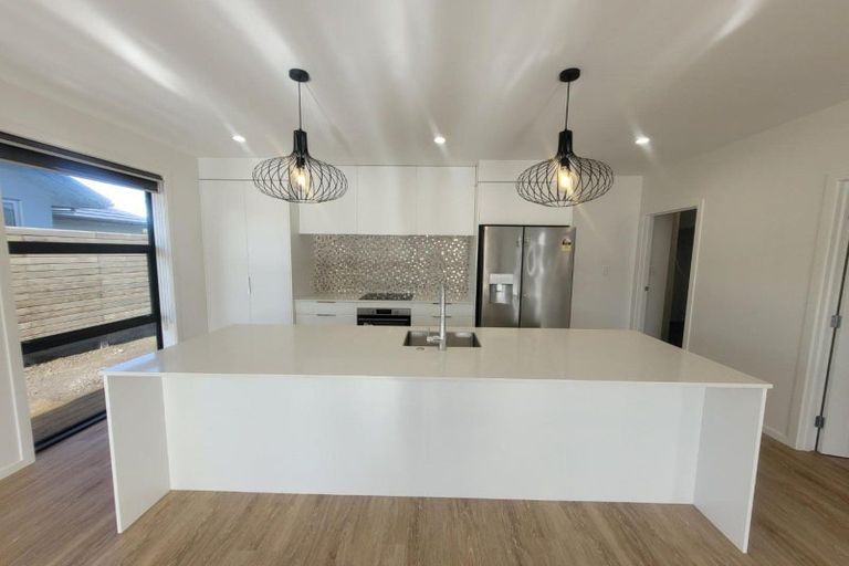 Photo of property in 6 Te Ara O Ngakeiha, Fitzroy, New Plymouth, 4312