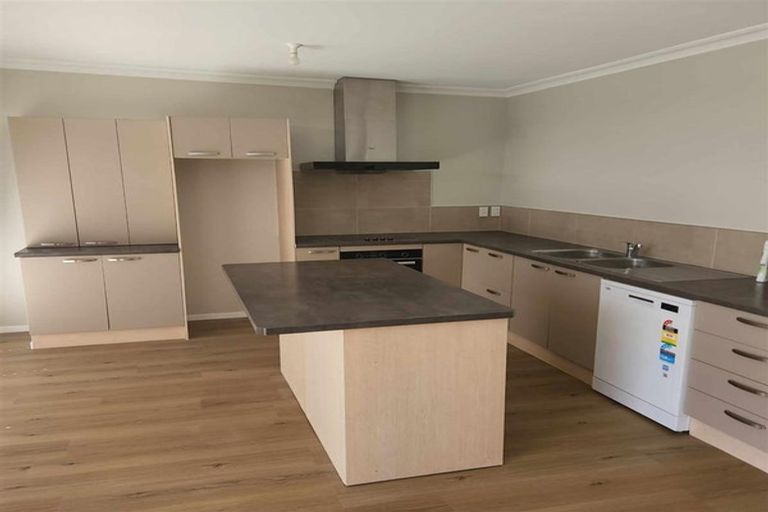 Photo of property in 6b Murray Street, Wallaceville, Upper Hutt, 5018