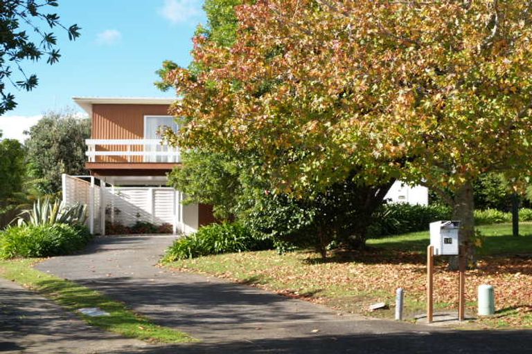 Photo of property in 16 Yeoman Place, Howick, Auckland, 2014