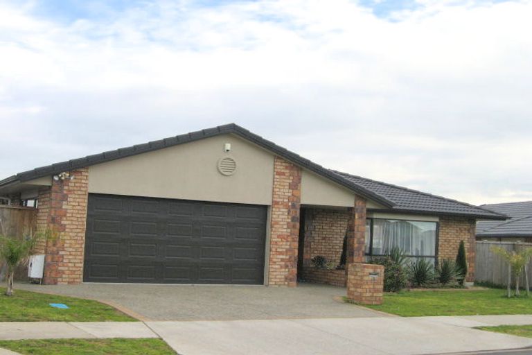 Photo of property in 11 Dalcross Drive, Flat Bush, Auckland, 2016