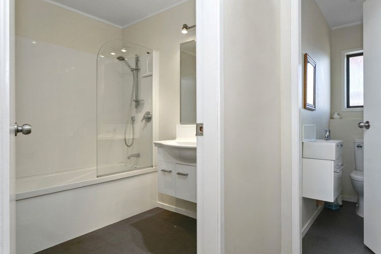 Photo of property in 67 Chesham Avenue, Waipahihi, Taupo, 3330