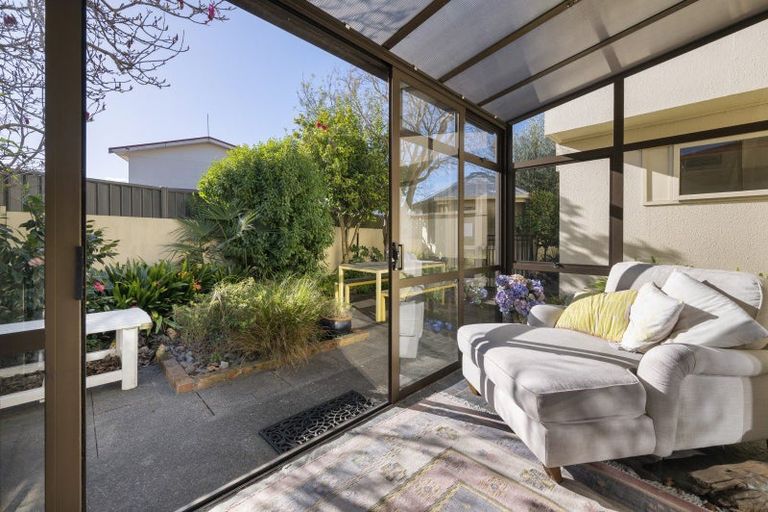 Photo of property in 3 Moana Place, Taradale, Napier, 4112