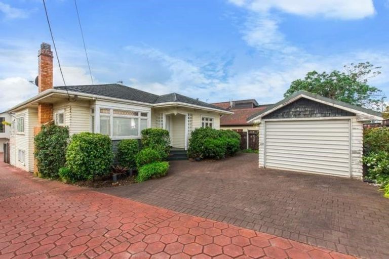 Photo of property in 1/67 Kitchener Road, Milford, Auckland, 0620