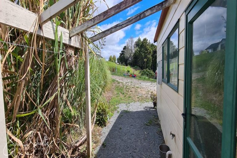 Photo of property in 105 Gorge Road, Maungaturoto, 0520