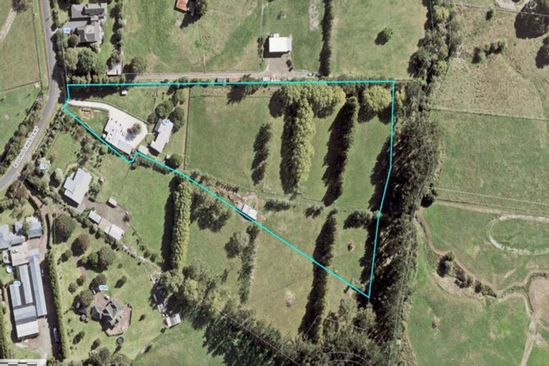 Photo of property in 182 Boord Crescent, Kumeu, 0891