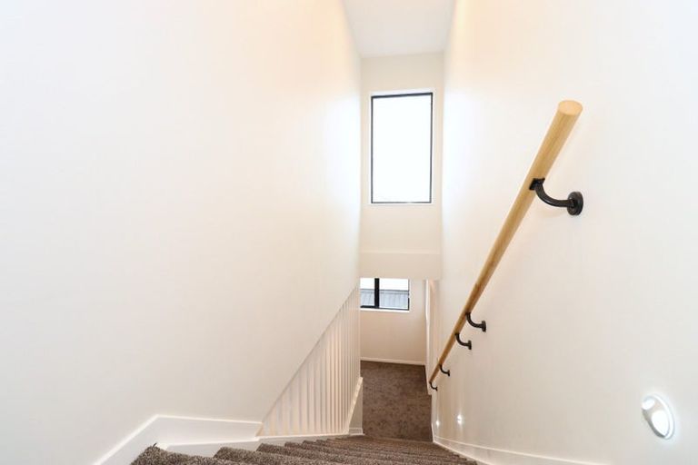 Photo of property in 14a Gulf Crest, Bucklands Beach, Auckland, 2012