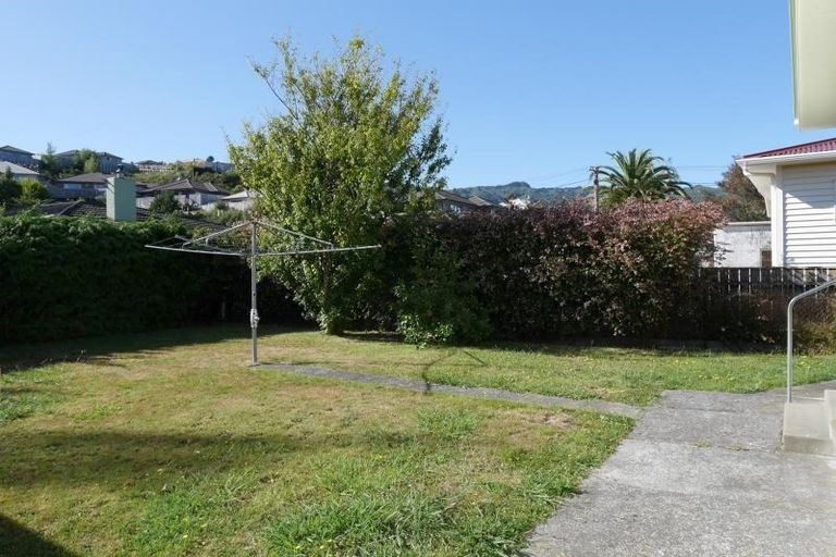Photo of property in 185 Stokes Valley Road, Stokes Valley, Lower Hutt, 5019