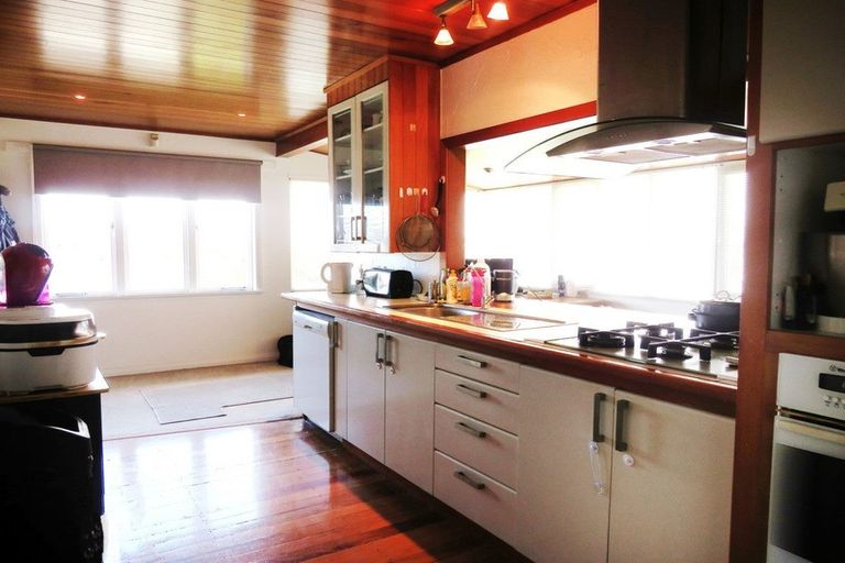 Photo of property in 1/20 Bridge Avenue, Te Atatu South, Auckland, 0610