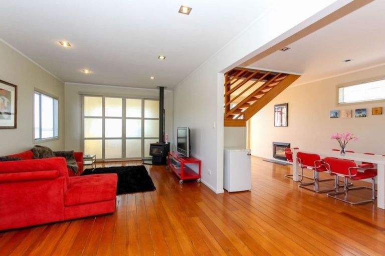 Photo of property in 22 Downe Street, New Plymouth, 4310
