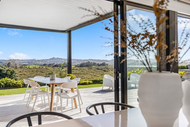 Photo of property in 8 Miran Lane, Red Beach, 0932