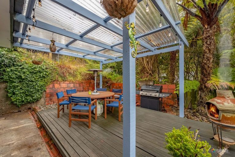 Photo of property in 31 Wyndham Road, Pinehaven, Upper Hutt, 5019