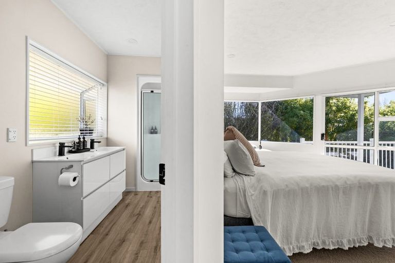 Photo of property in 31 Busby Hill, Havelock North, 4130
