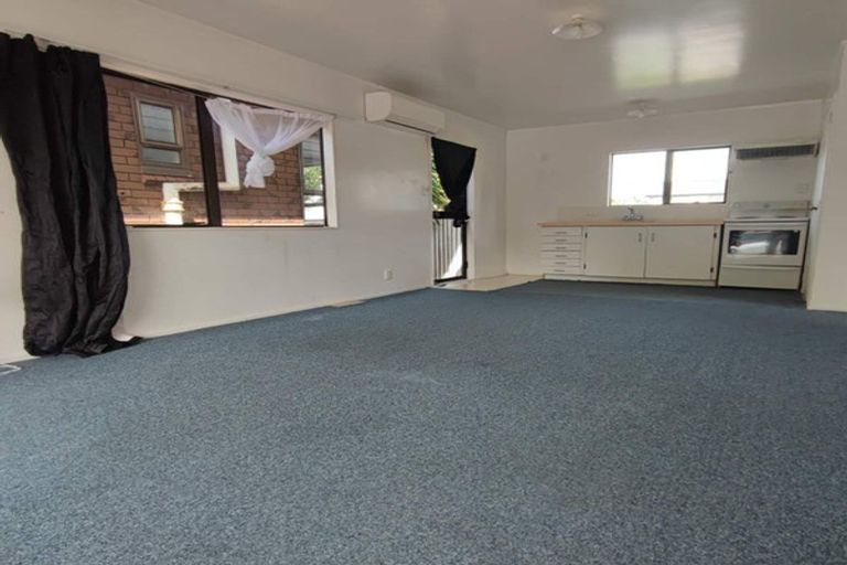 Photo of property in 2 Henwood Road, Mangere East, Auckland, 2024