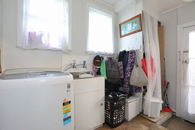 Photo of property in 17 Collins Crescent, Feilding, 4702