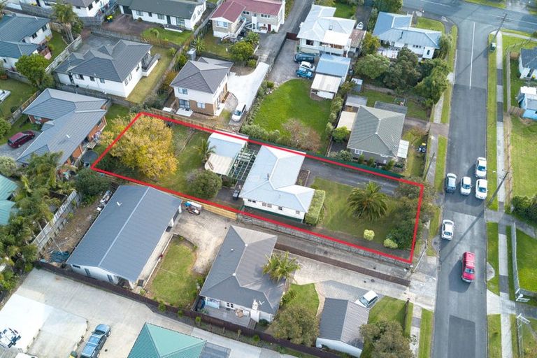Photo of property in 1 Claridge Street, Glen Eden, Auckland, 0602