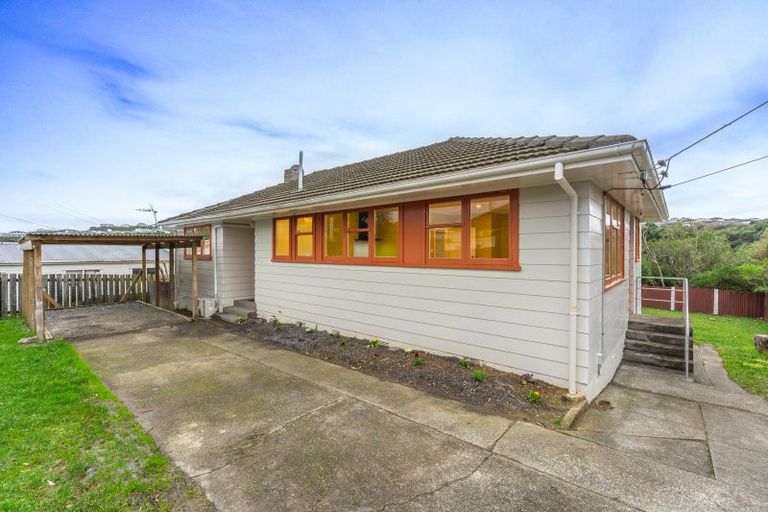 Photo of property in 5 Cheshire Street, Cannons Creek, Porirua, 5024