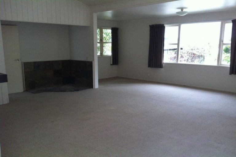 Photo of property in 8 Oreil Avenue, West Harbour, Auckland, 0618