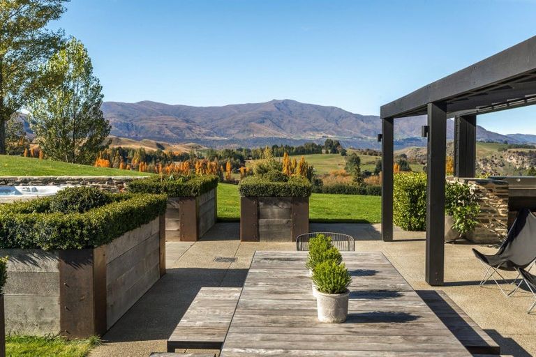 Photo of property in 76 Hunter Road, Speargrass Flat, Queenstown, 9371