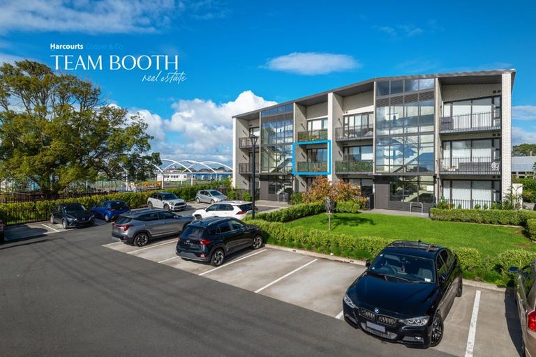 Photo of property in 109/165 Lake Road, Northcote, Auckland, 0627