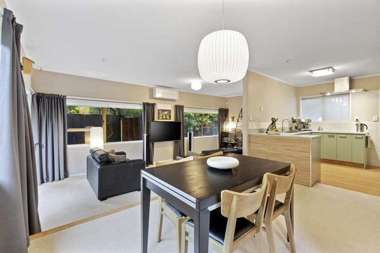 Photo of property in 3/34 Heathcote Road, Castor Bay, Auckland, 0620