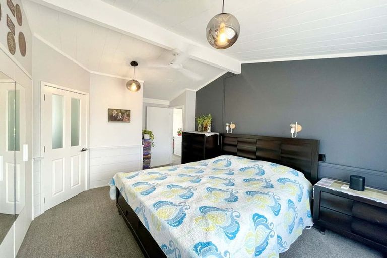 Photo of property in 182 Govett Avenue, Frankleigh Park, New Plymouth, 4310