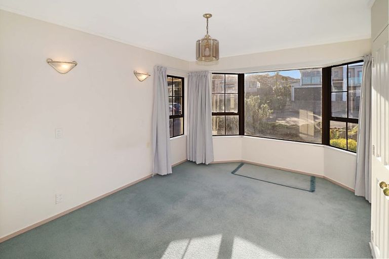 Photo of property in 38 Gurkha Crescent, Khandallah, Wellington, 6035