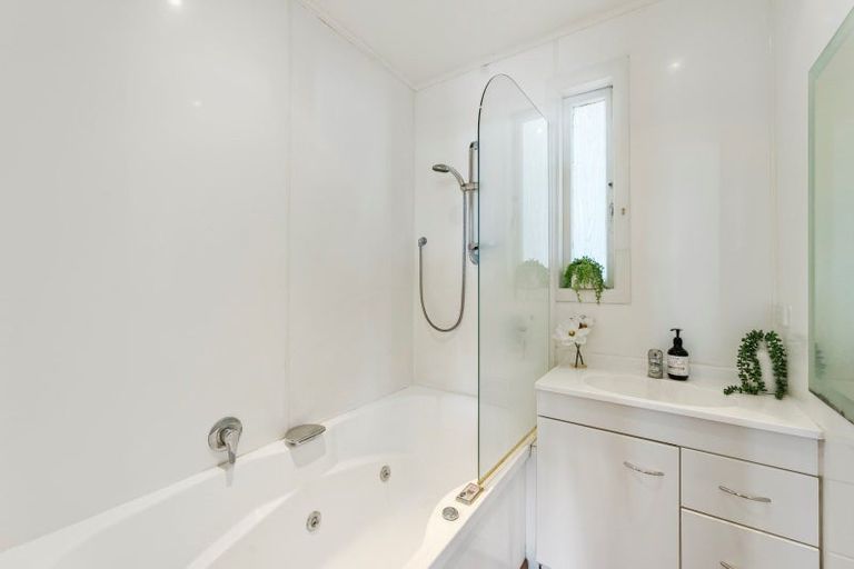 Photo of property in 21 Dunlop Road, Te Puke, 3119