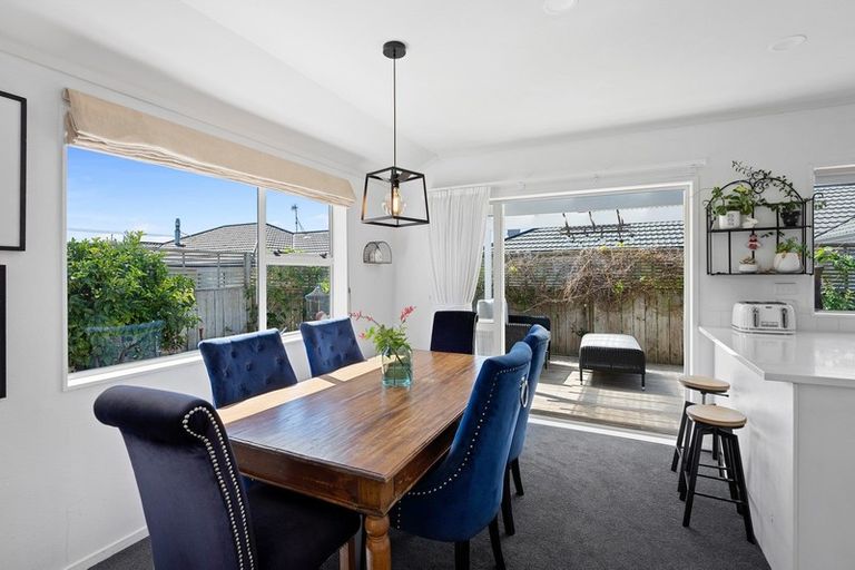 Photo of property in 5a Hemi Street, Waikanae, 5036