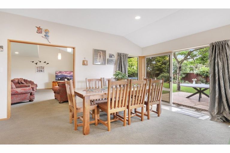 Photo of property in 22 Mervyn Drive, Avondale, Christchurch, 8061