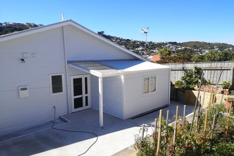 Photo of property in 50a The Parade, Island Bay, Wellington, 6023