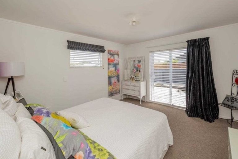 Photo of property in 14a Sussex Street, Levin, 5510