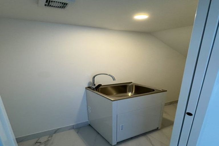 Photo of property in 7/25 Taikata Road, Te Atatu Peninsula, Auckland, 0610