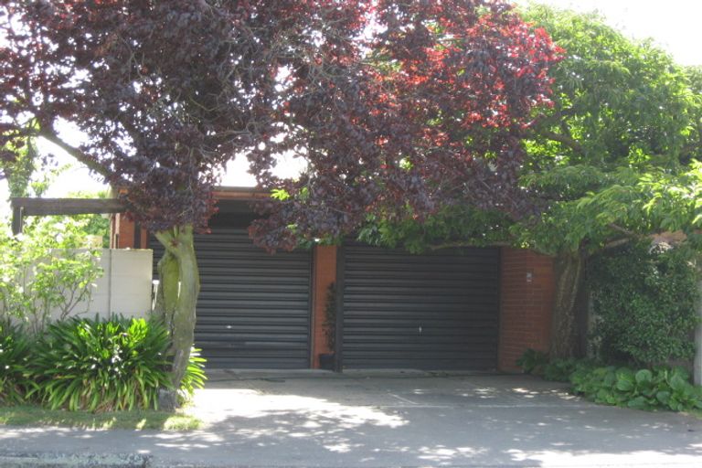 Photo of property in 33 Jacksons Road, Merivale, Christchurch, 8014