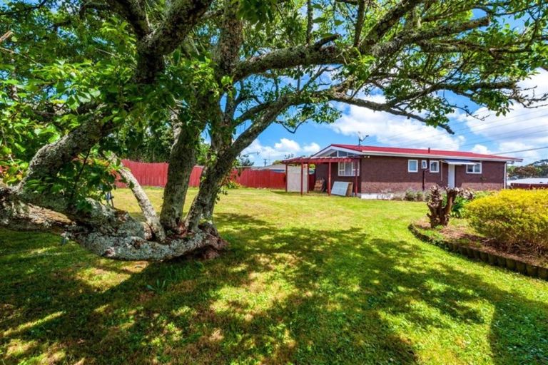 Photo of property in 6 Falkirk Street, Blockhouse Bay, Auckland, 0600