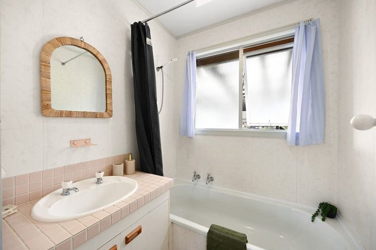 Photo of property in 4 Totara Drive, St Andrews, Hamilton, 3200