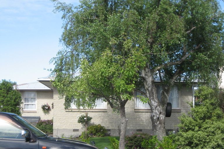 Photo of property in 15 Clipper Place, Redwood, Christchurch, 8051